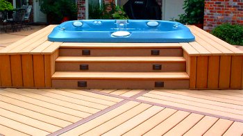 hot tub deck with wide steps